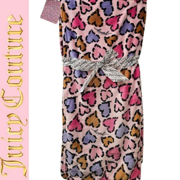 Juicy Couture Home Plush Heart Printed Throw Blanket - Picture 1 of 7